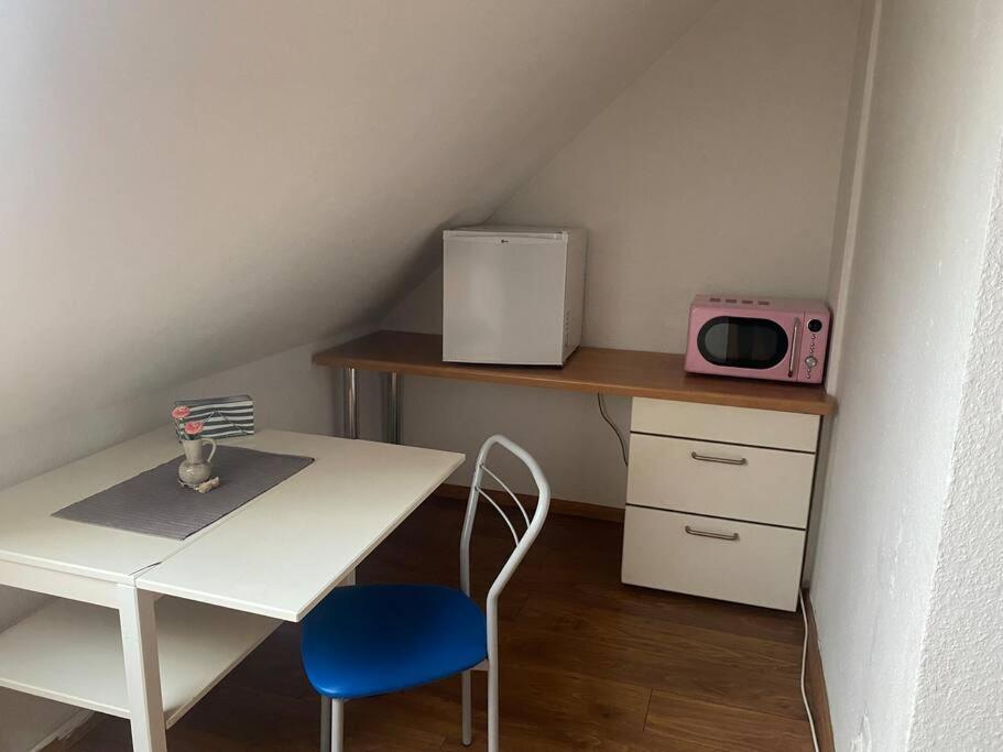 Ruhige Dachgeschosswohnung ゼールツェ エクステリア 写真