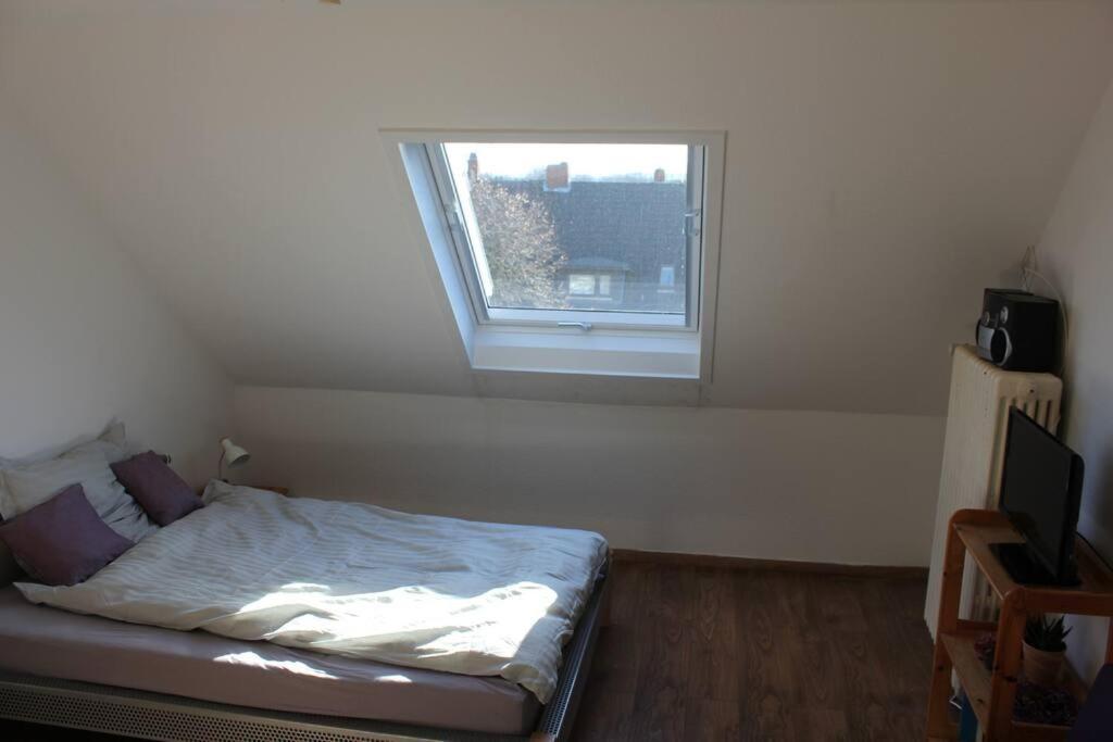 Ruhige Dachgeschosswohnung ゼールツェ エクステリア 写真